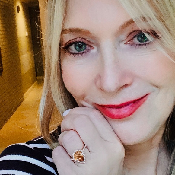 Lovely pear shaped gold color CZ ring - Picture 8 of 8